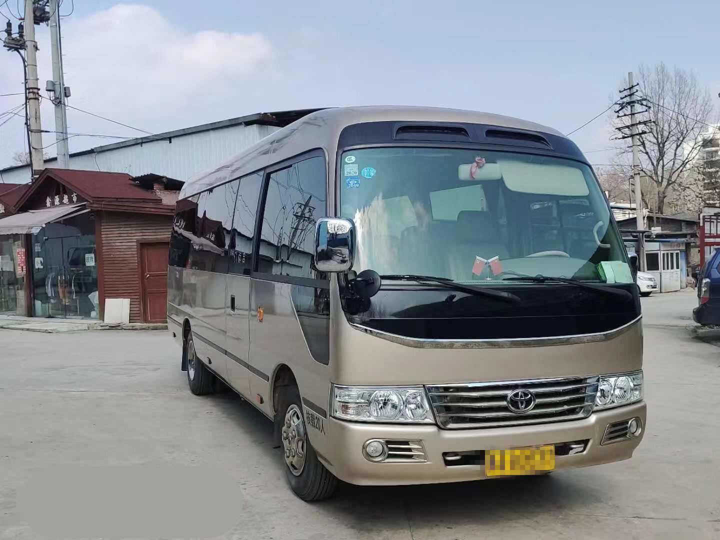 租赁30座中巴车费用多少?