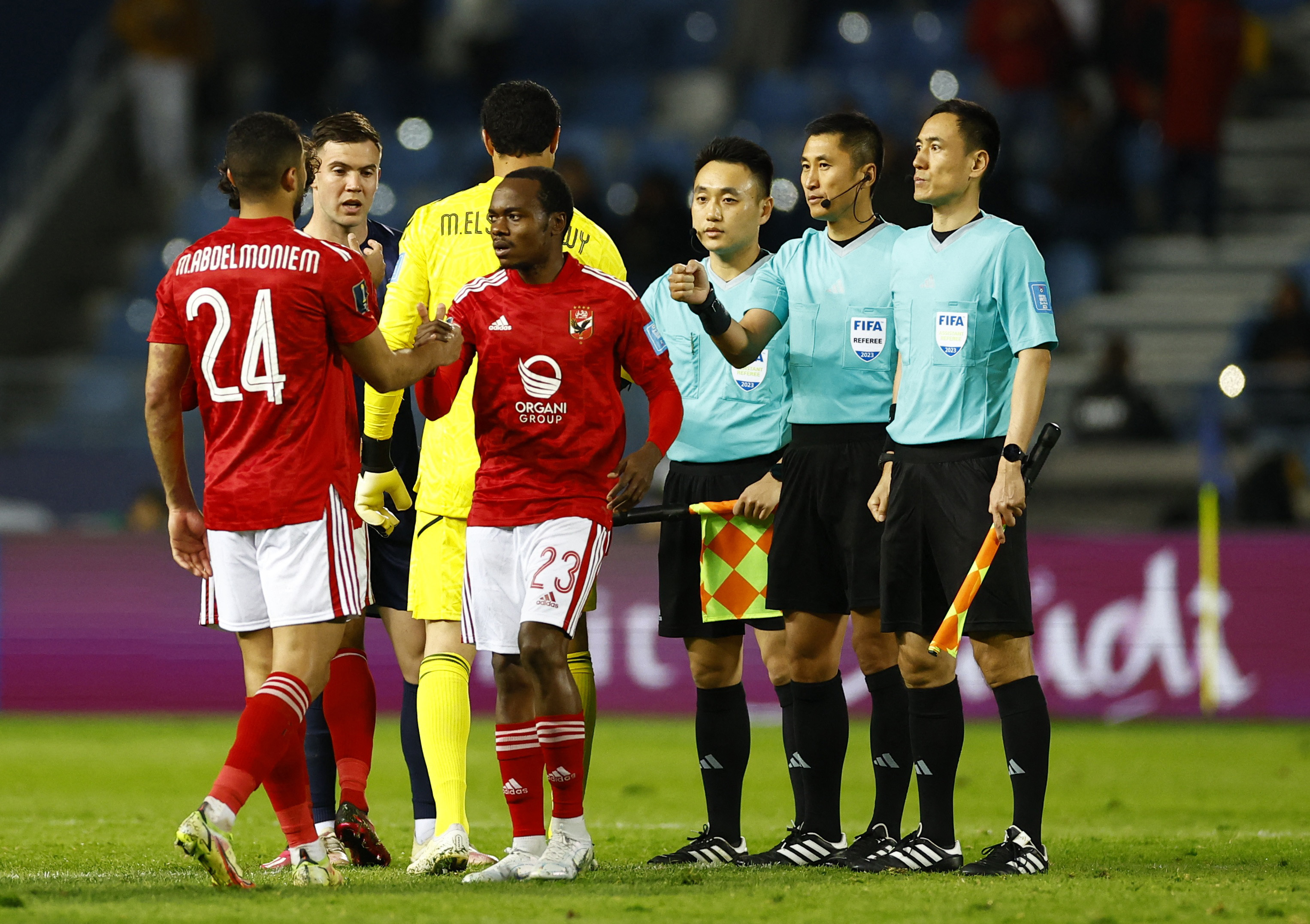世俱杯揭幕战开罗国民队晋级 中国裁判执法创历史