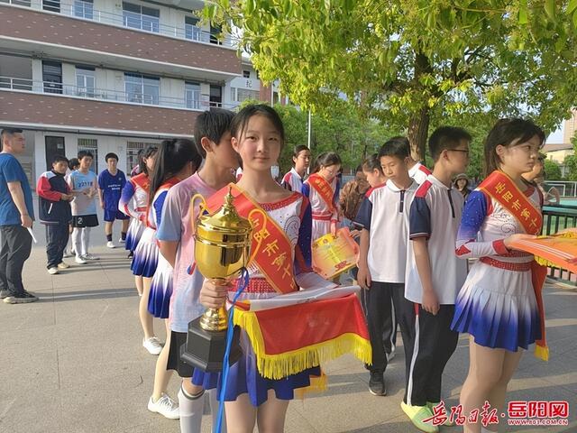 绿茵逐梦,激情飞扬!岳阳市十中第五届班级足球联赛圆满闭幕