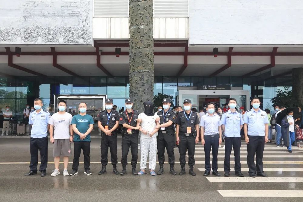 「各地动态」荆州警方跨境抓获重大贩毒嫌疑人