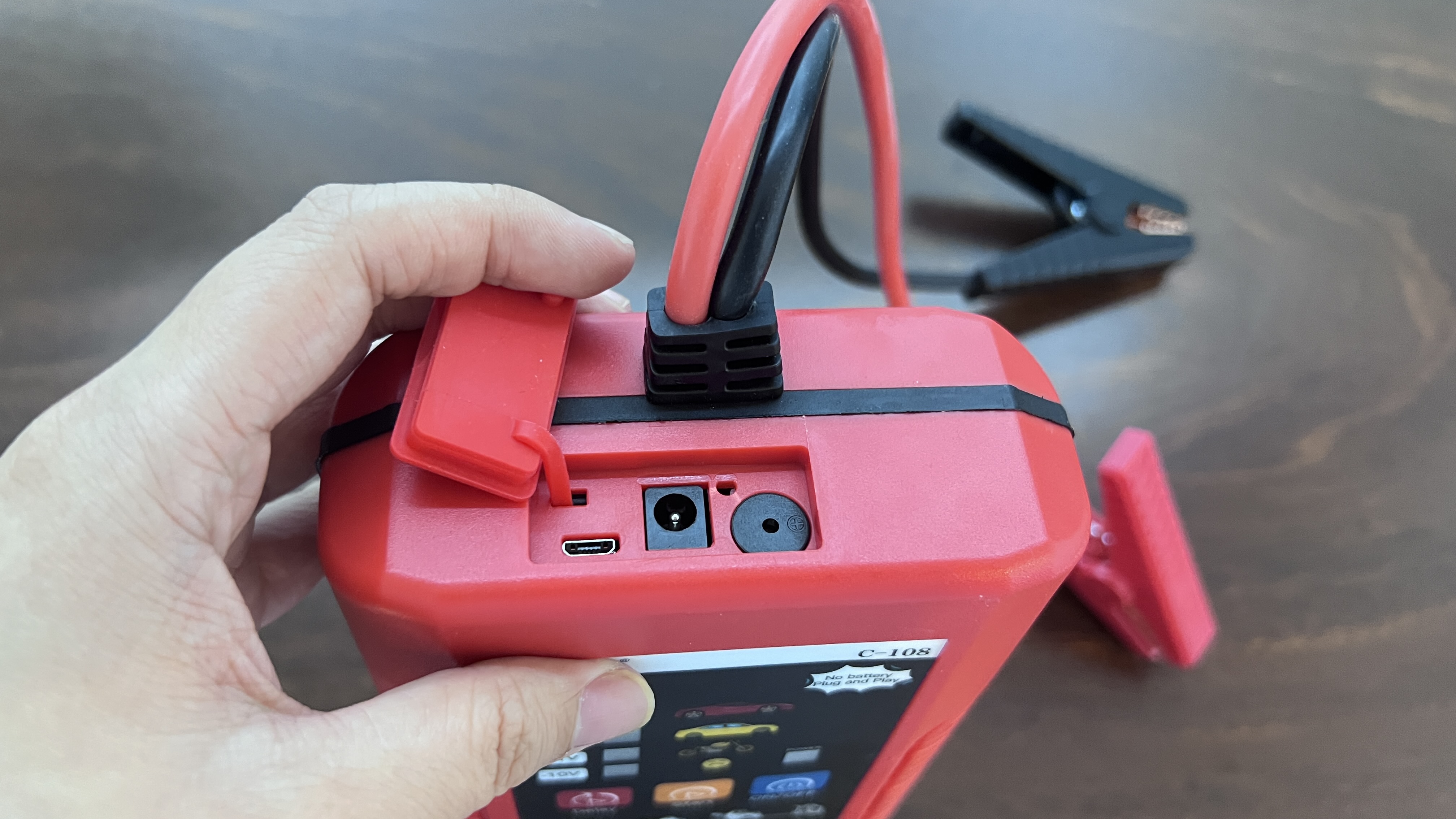 长途极端环境必备番答c108性价比最高的超级电容汽车应急启动电源