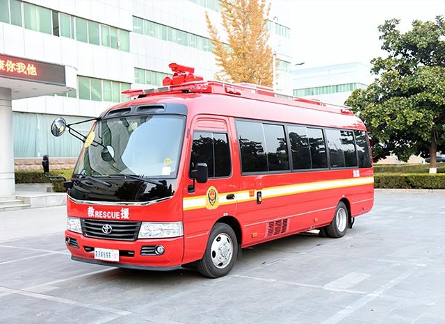 全面提升应急指挥调度能力|森源鸿马通信指挥消防车发往河北邢台