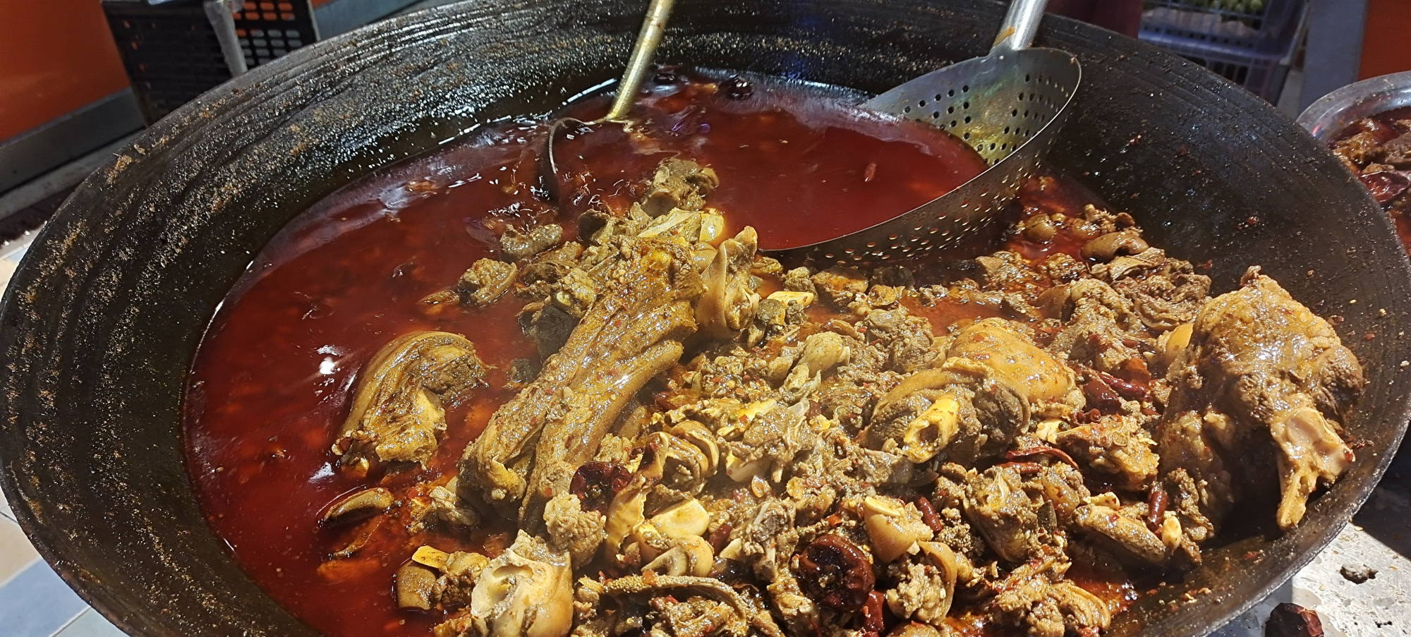 麒麟区茨营红土墙黑山大羯羊在龙潭市井供不应求