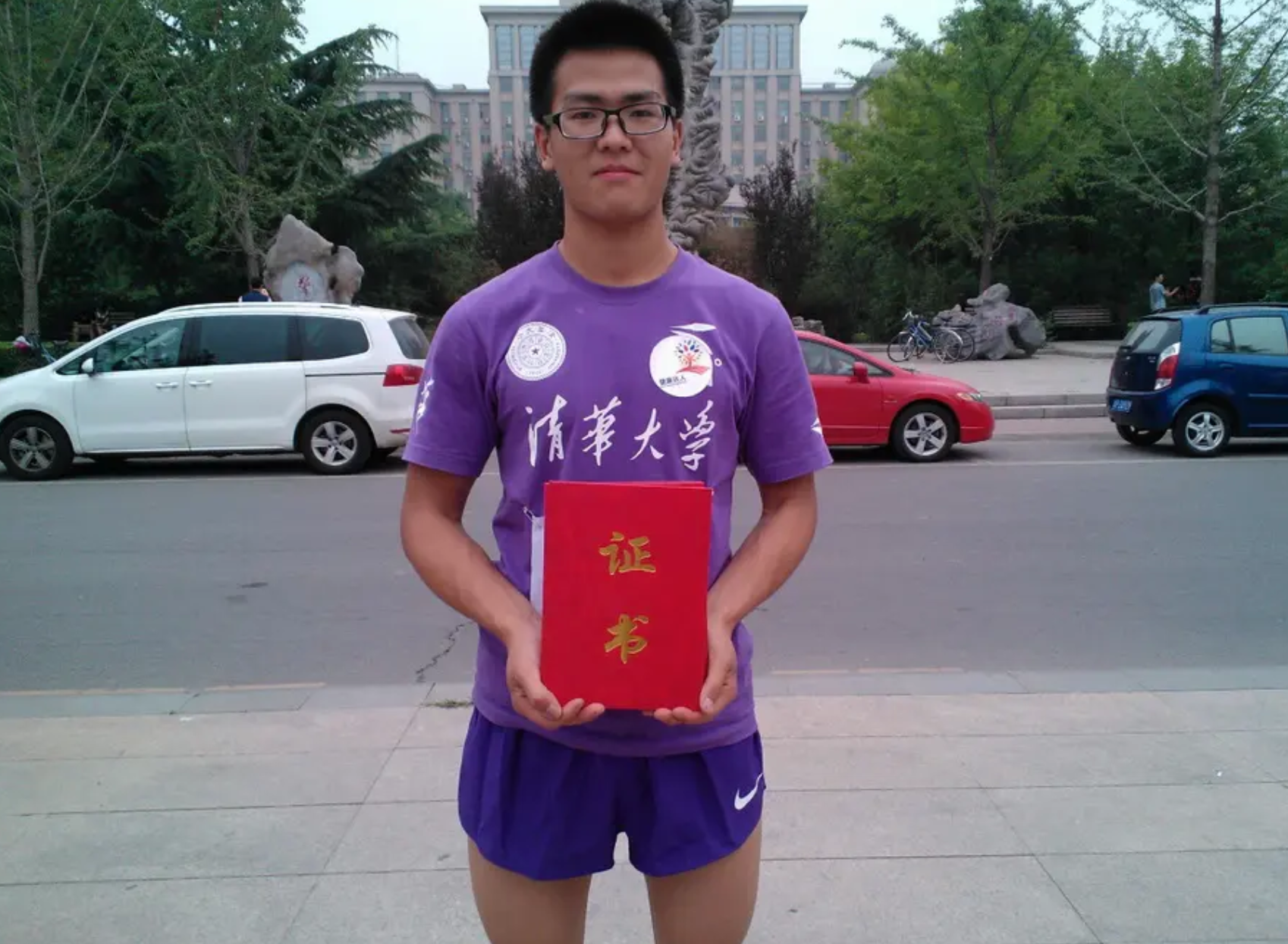 81%的清华学子出国后拒绝回国发展,清华教授说出原因,很真实