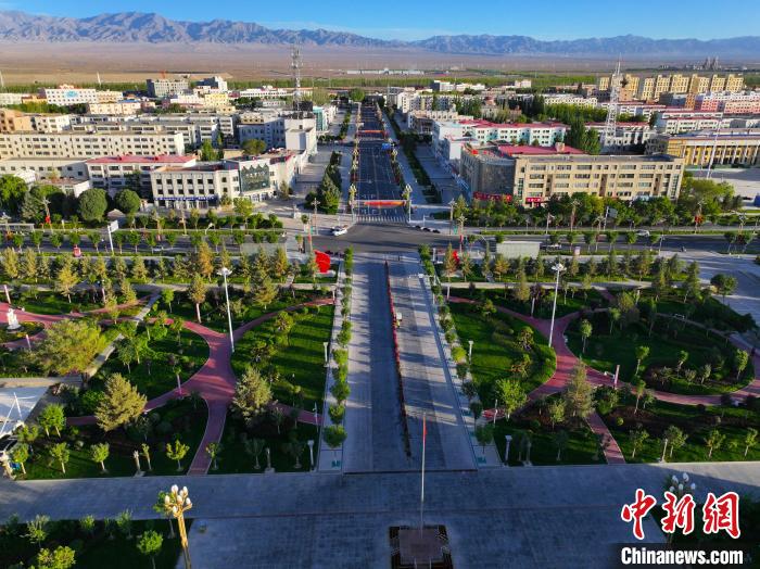 阿克塞建县70年:七成财政为民生 城乡居住焕新颜