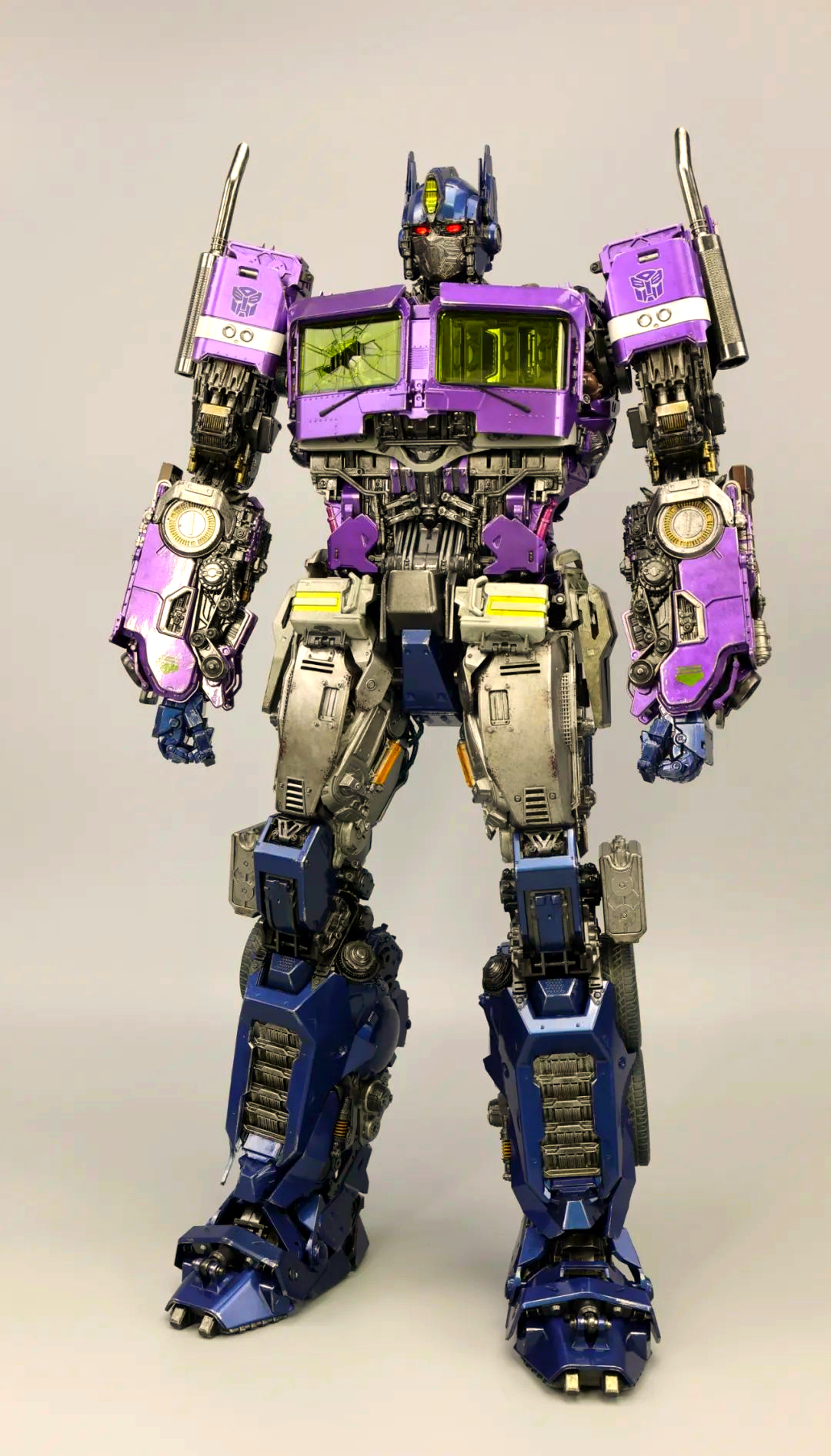 三零大比例擎天柱新色亮相,镜像版配色独特