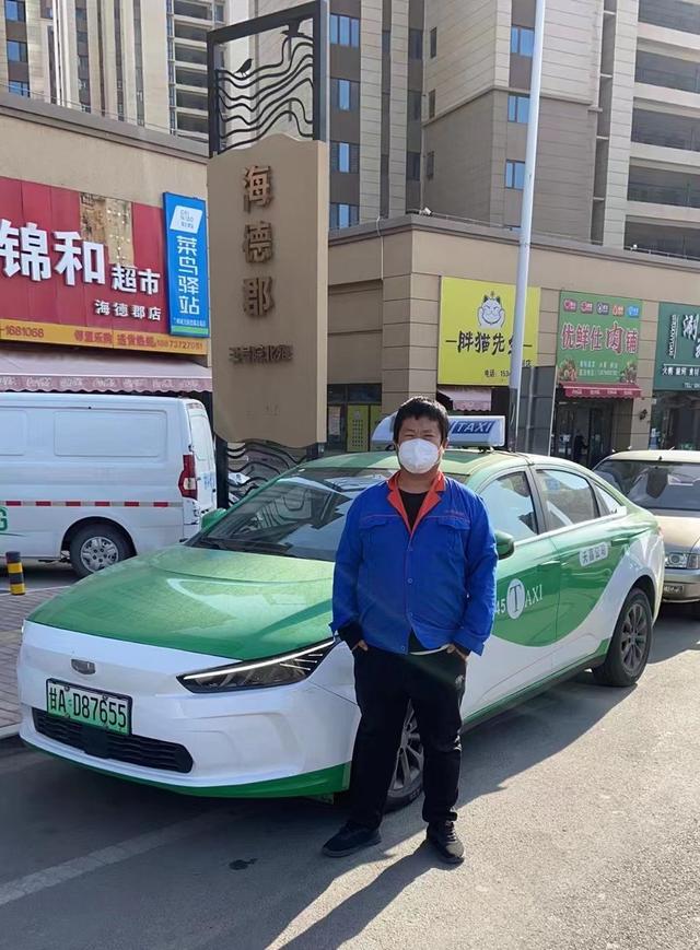 出租车变"临时产房",兰州"的哥"这波操作很暖心