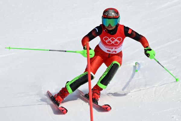 北京冬奥会 中国选手亮相高山滑雪女子回转比赛