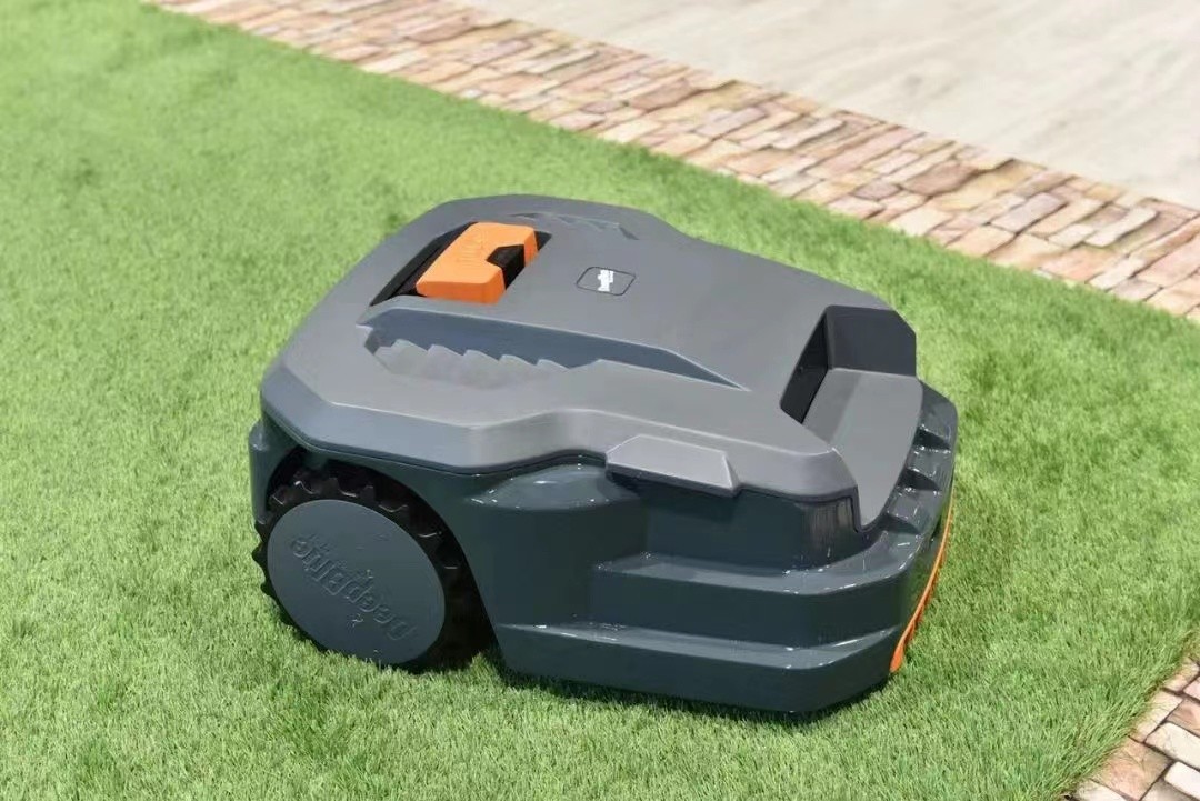 再扩海外市场 深兰科技智能割草机器人首秀北美清洁展