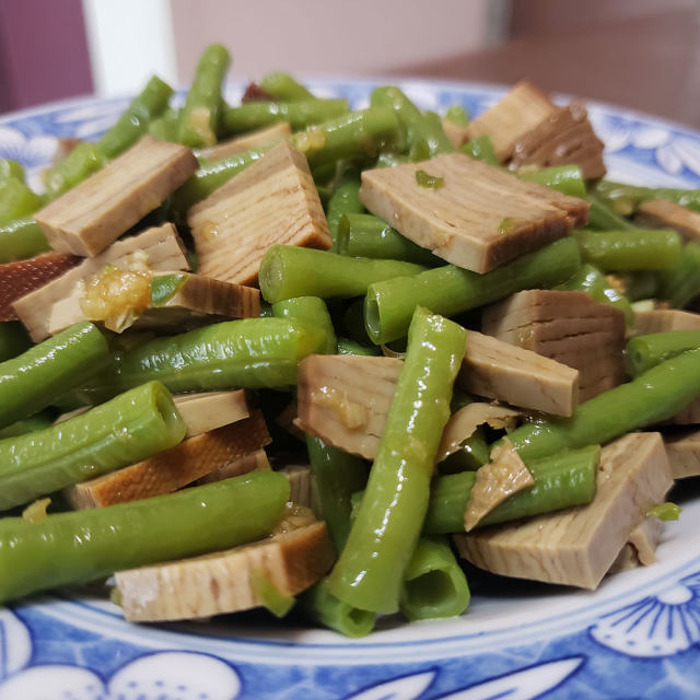 豇豆凉拌五香豆腐,简单美味快手菜