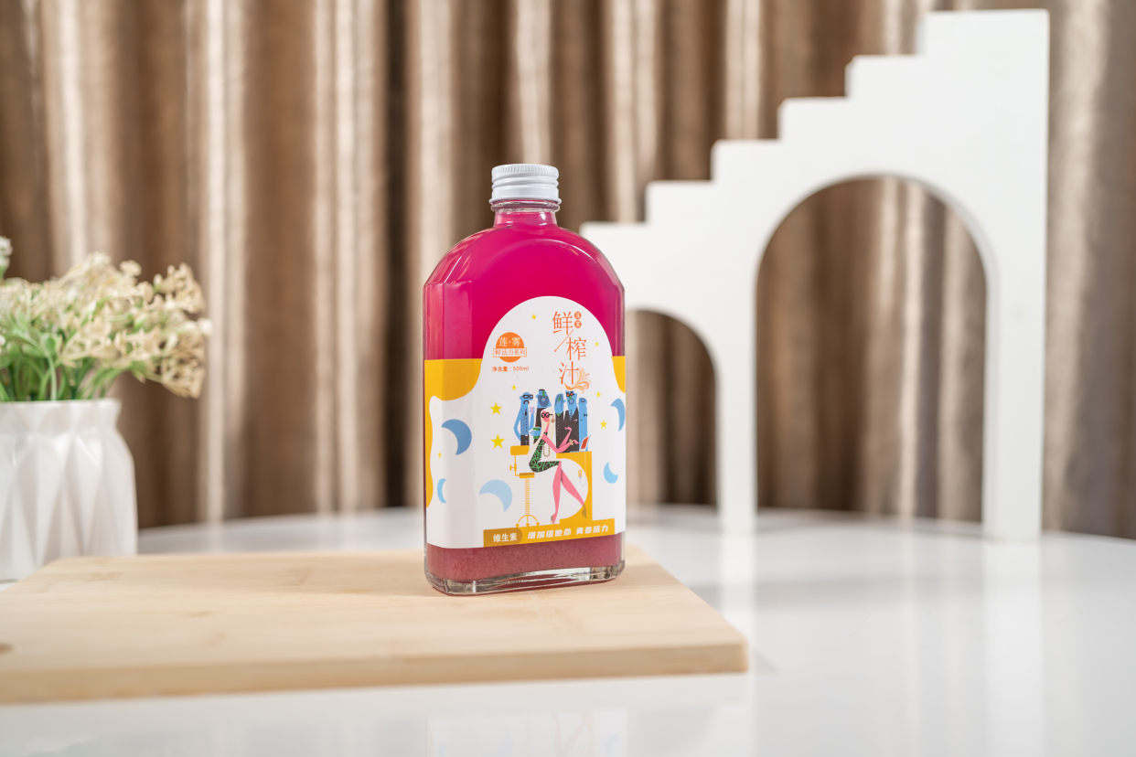 "尝一口三果奇遇,感受鲜果鲜榨汁的独特魅力!