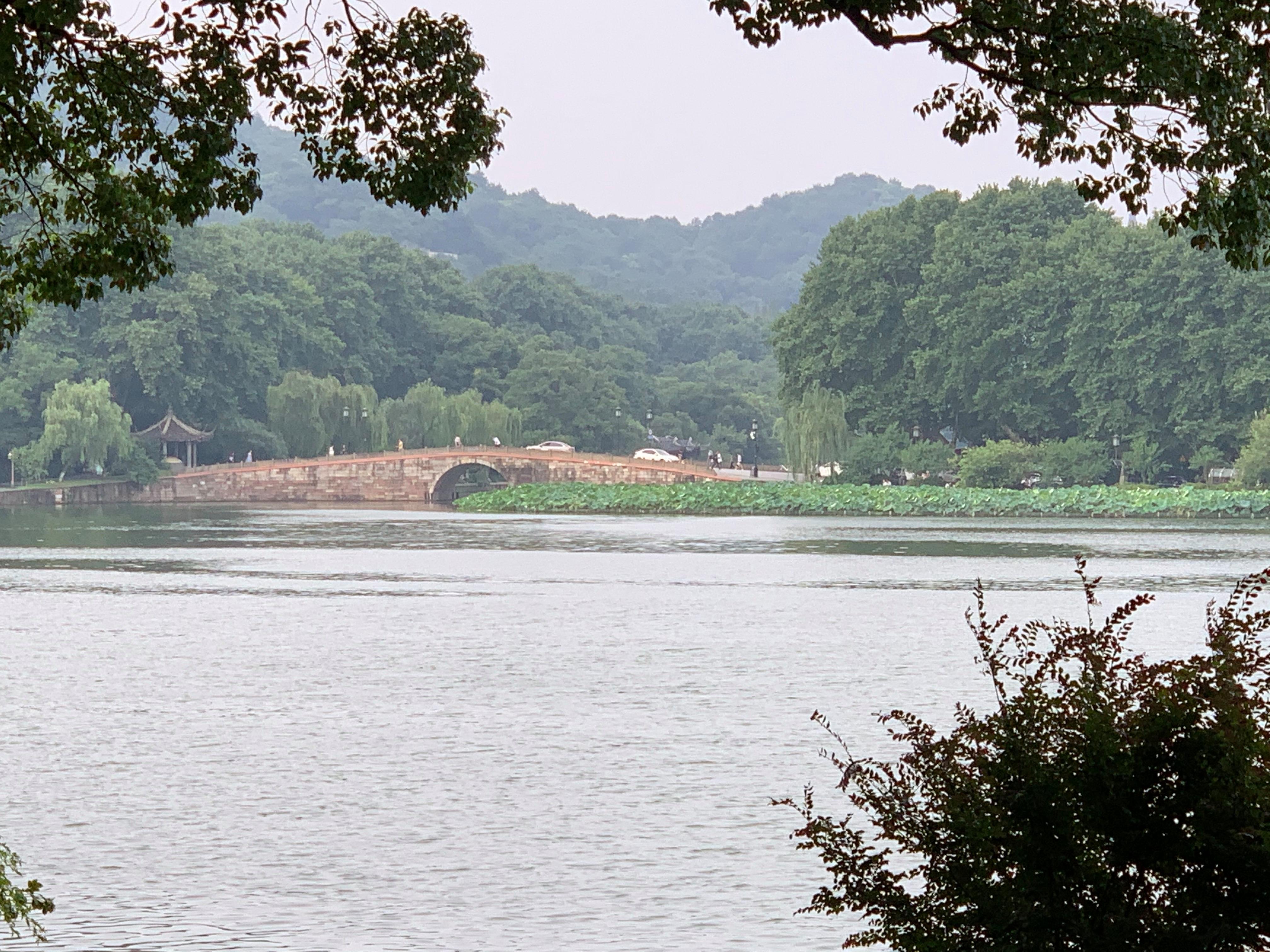 杭州西湖孤山,风景胜地,更是文物荟萃宝地