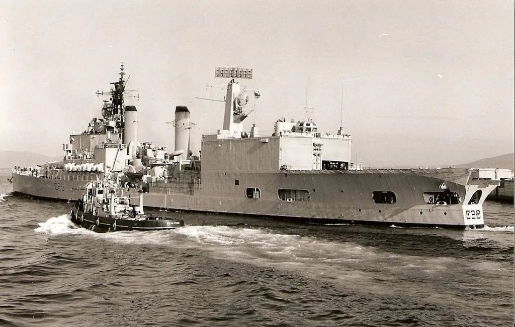 无敌级的缘起:英国虎级直升机巡洋舰!