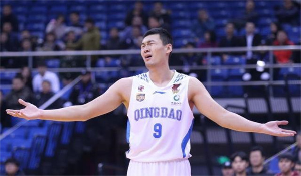 中国男篮13号是谁?