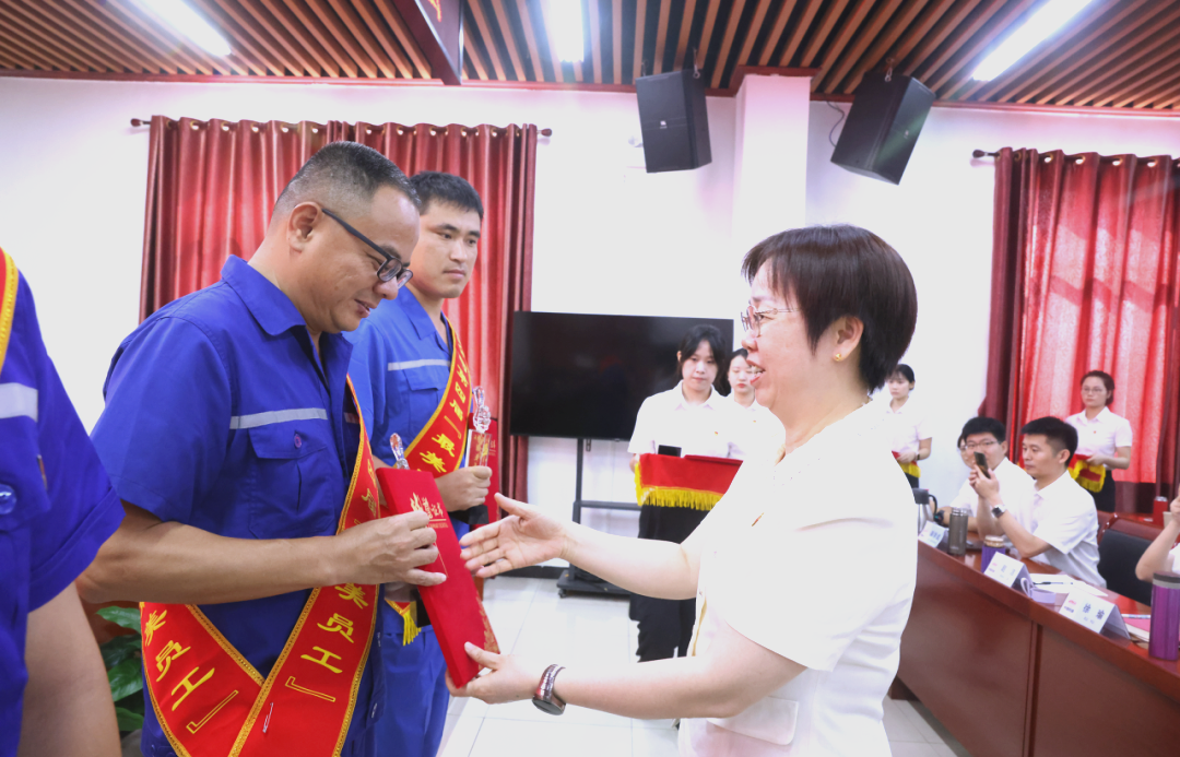 中铁二十五局最美员工颁奖典礼:平凡岗位上的非凡成就