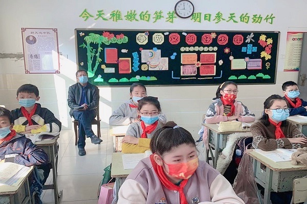 竹西小学开展校内视导工作 促进教育质量提升