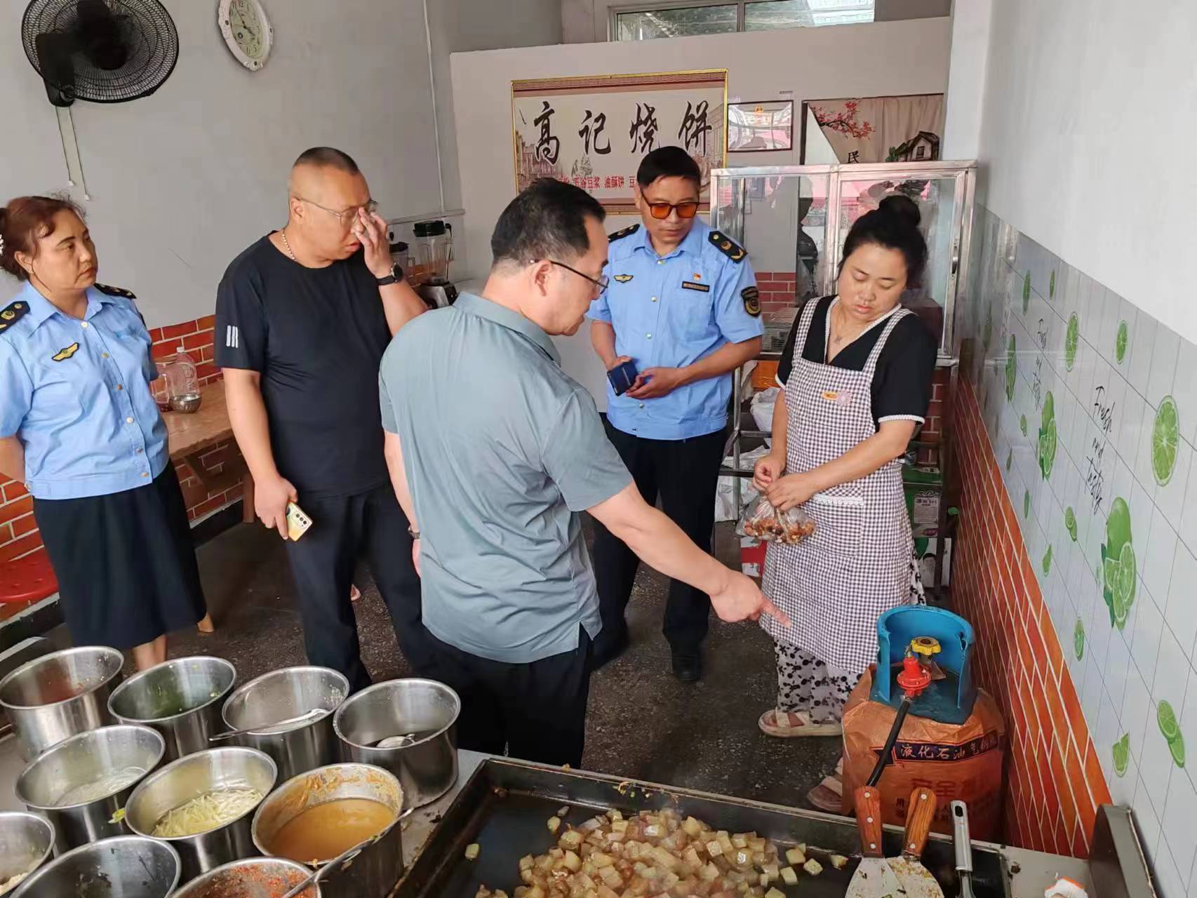 珍愛生命防患於未然——梁北鎮開展瓶裝液化氣安全排查