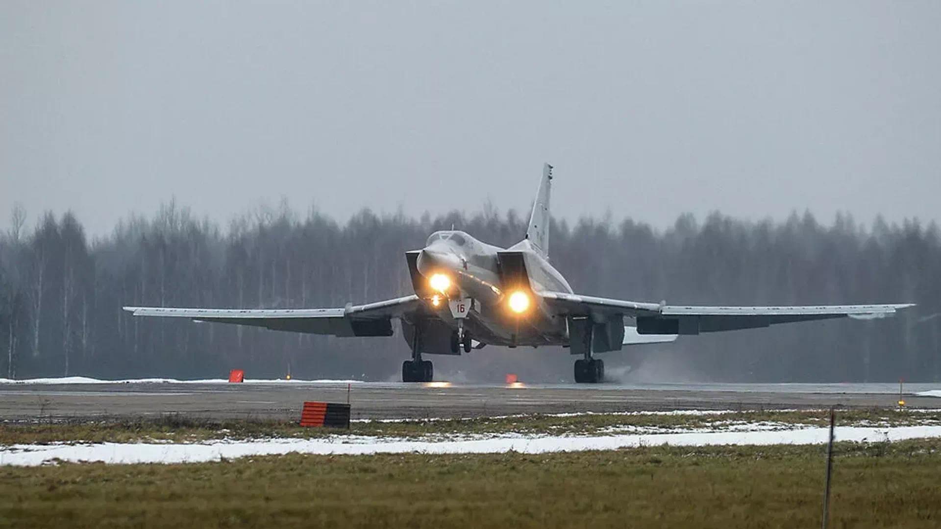 消息人士:俄军用kh-32巡航导弹对乌克兰军事设施进行一连串打击