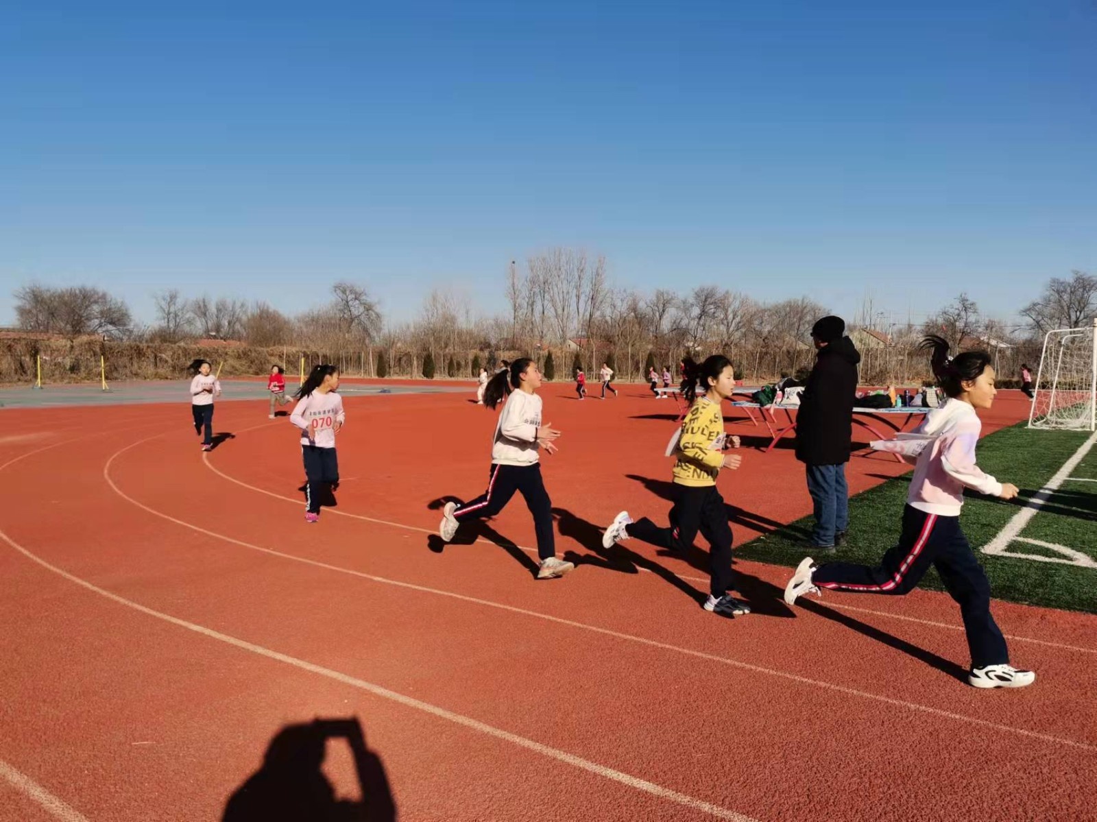 金阳学区开展迎元旦奔跑吧少年小学生冬季长跑比赛活动
