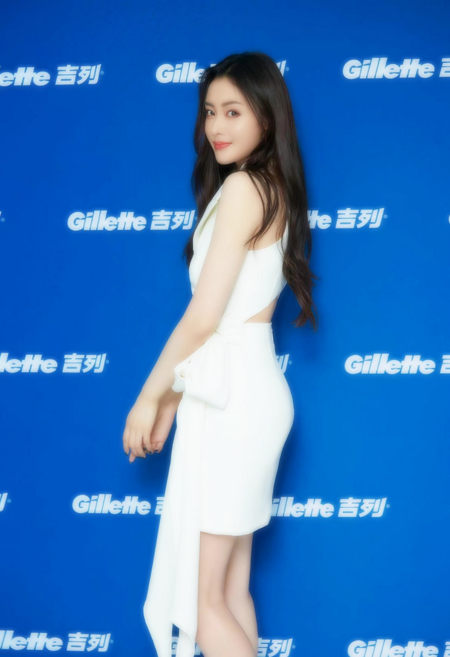 张天爱打底裤高跟鞋大长腿美腿