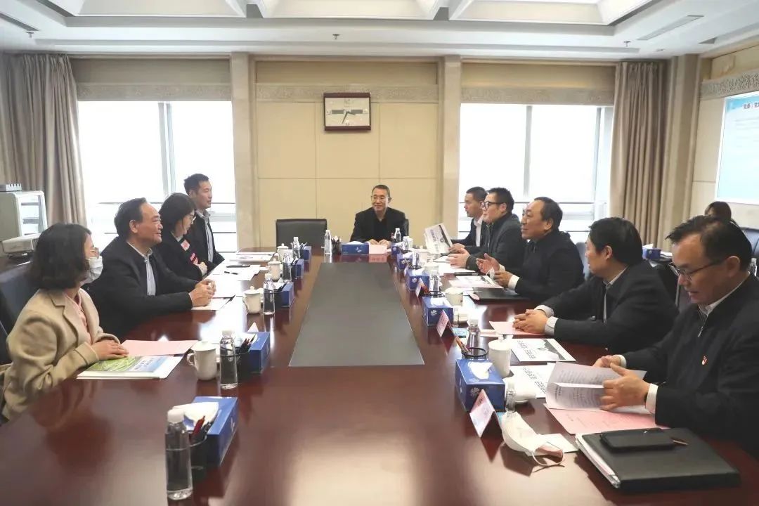 贾春曲与中国产权协会党委书记夏忠仁座谈交流