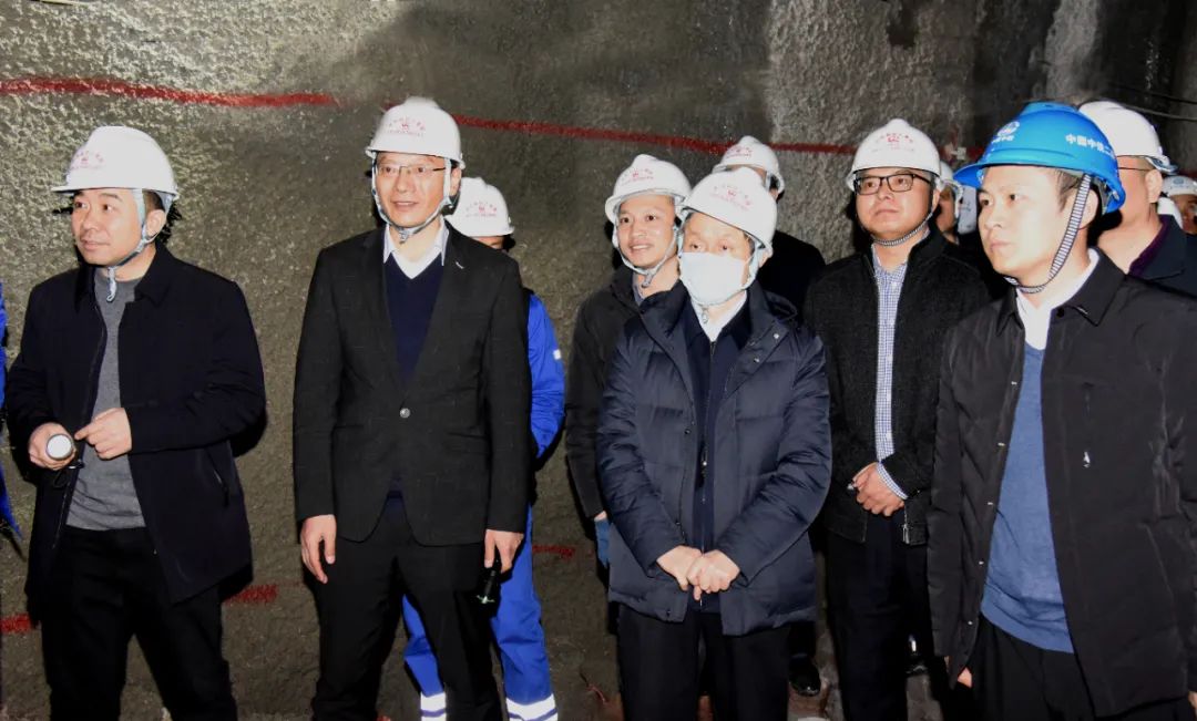 中国中铁党委常委,副总裁,总工程师孔遁到中铁五局渝昆项目调研