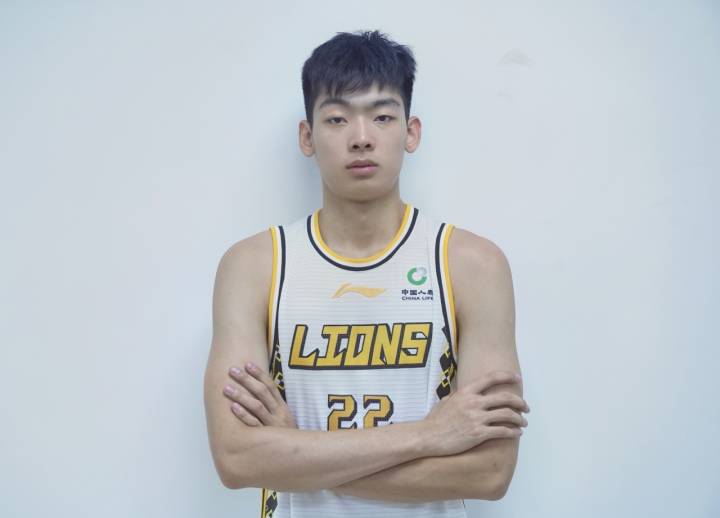 青年军又加新人了,浙江广厦男篮赵佳一,冯洺臻,王欣瑞正式上调一线队