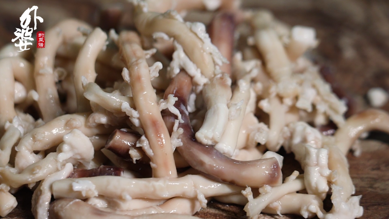 很少人吃过的苏北羊脊髓,看着像蘑菇吃起来像香肠,外乡人吃不惯