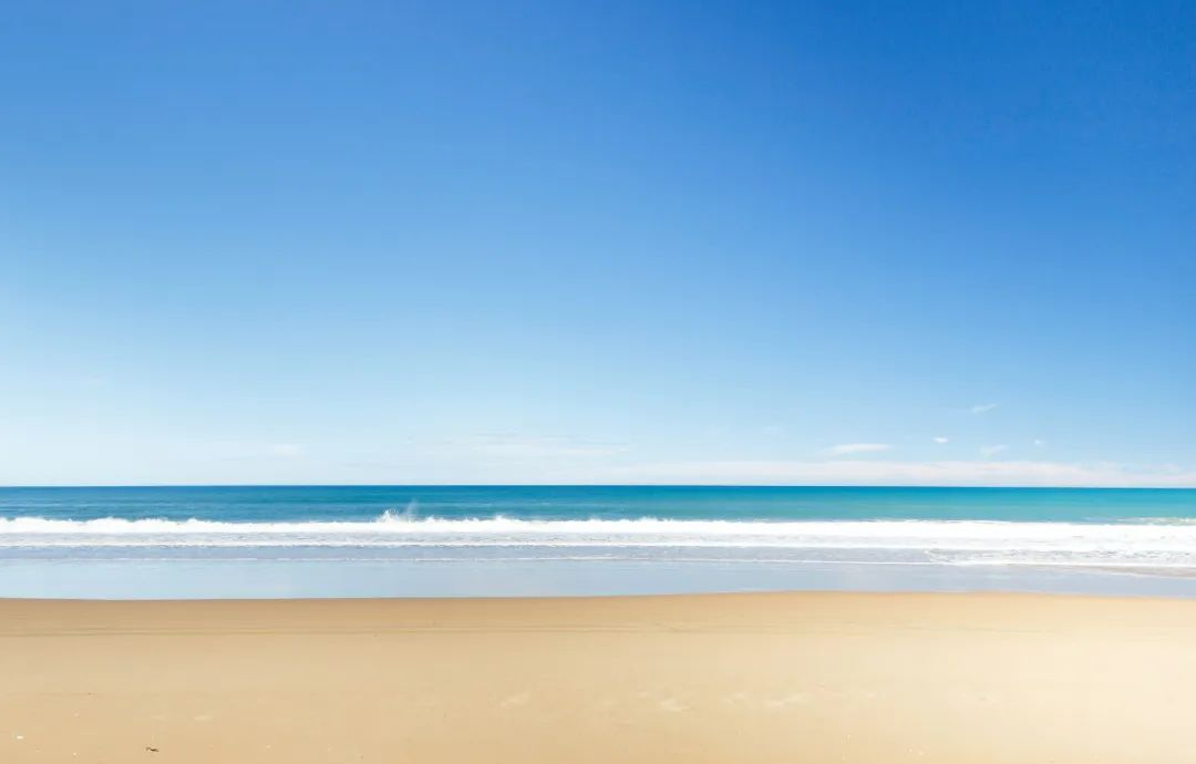 多款蓝色大海与沙滩简约壁纸