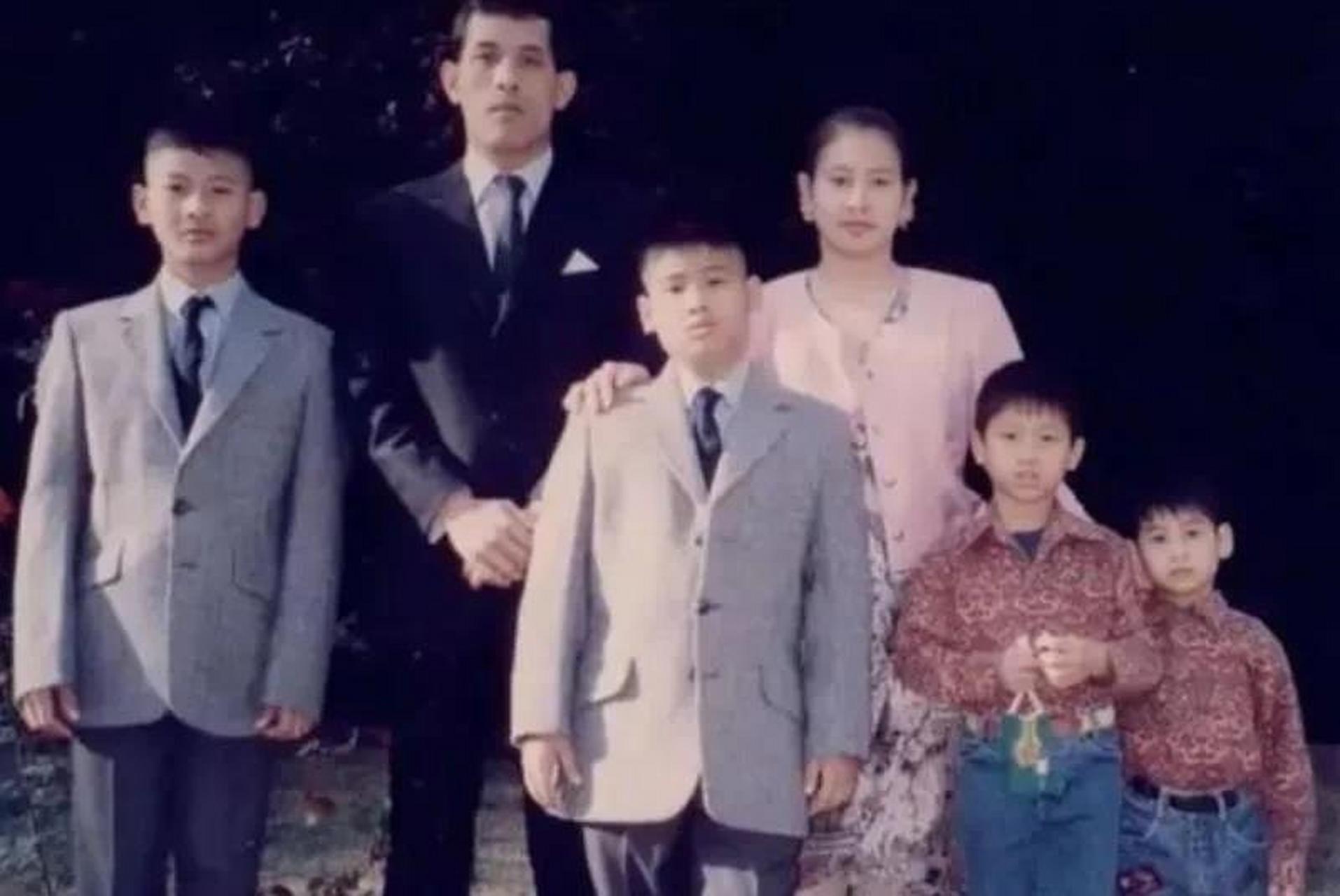 泰国国王玛哈·哇集拉隆功为小儿子提帮功立储清路障,却忽略了美丽国