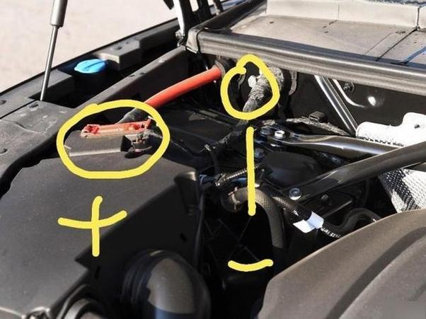 奥迪a6电瓶正负极在哪在什么位置