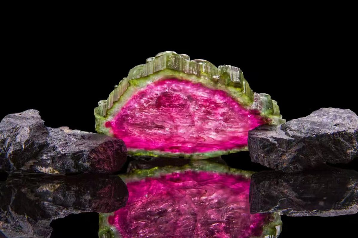 到兰若碧玺博物馆感受怒江天然珠宝的魅力