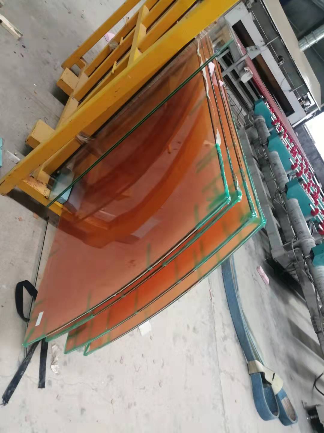 福建贵州10mm普白弯钢化三层中空夹胶玻璃
