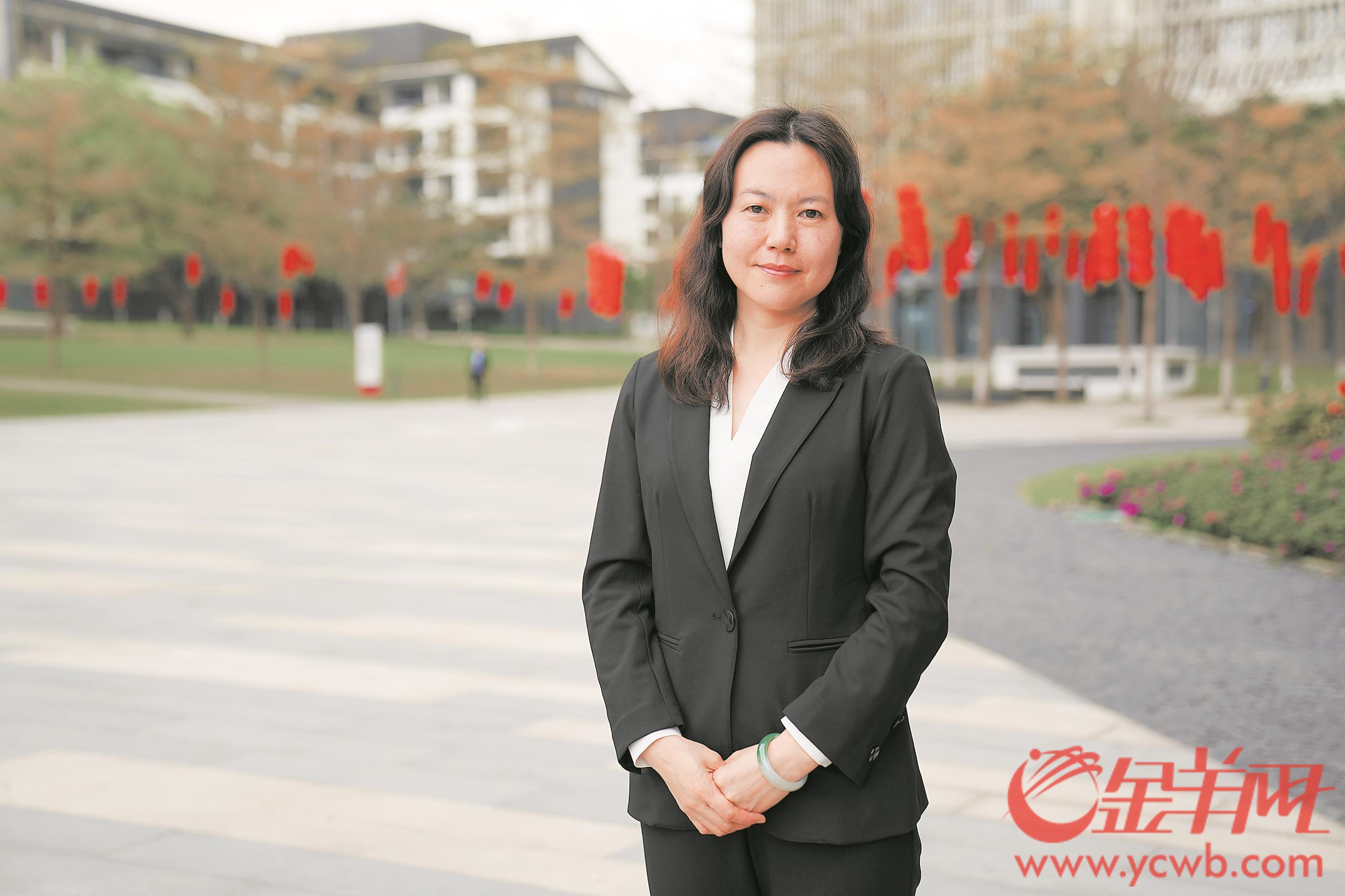 全国人大代表钟丽琴:关注技能人才,培养更多大国工匠