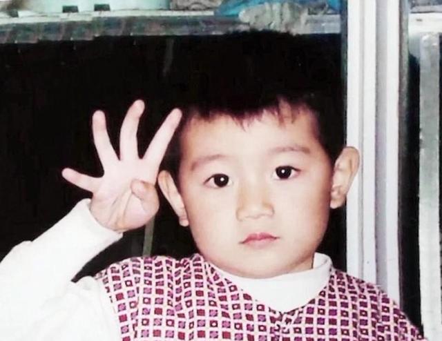 tfboys从小到大的变化,国民弟弟小时候未免太可爱了