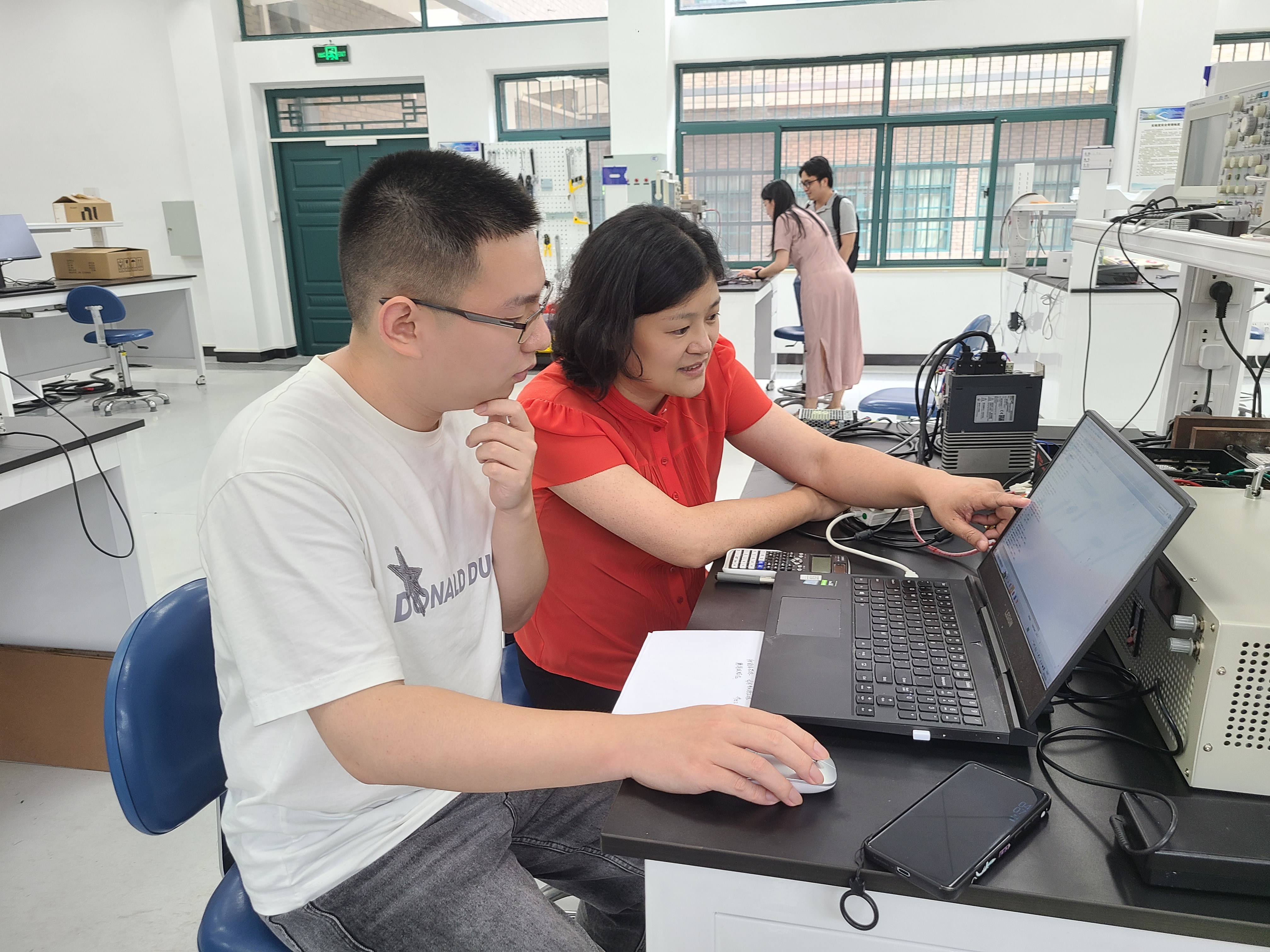 黄晓艳:一心向党,精诚报国