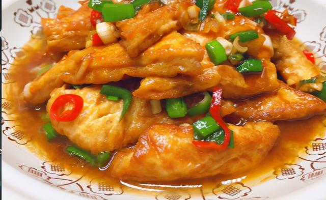 焖煎豆腐,营养美味,可与鱼肉相媲美