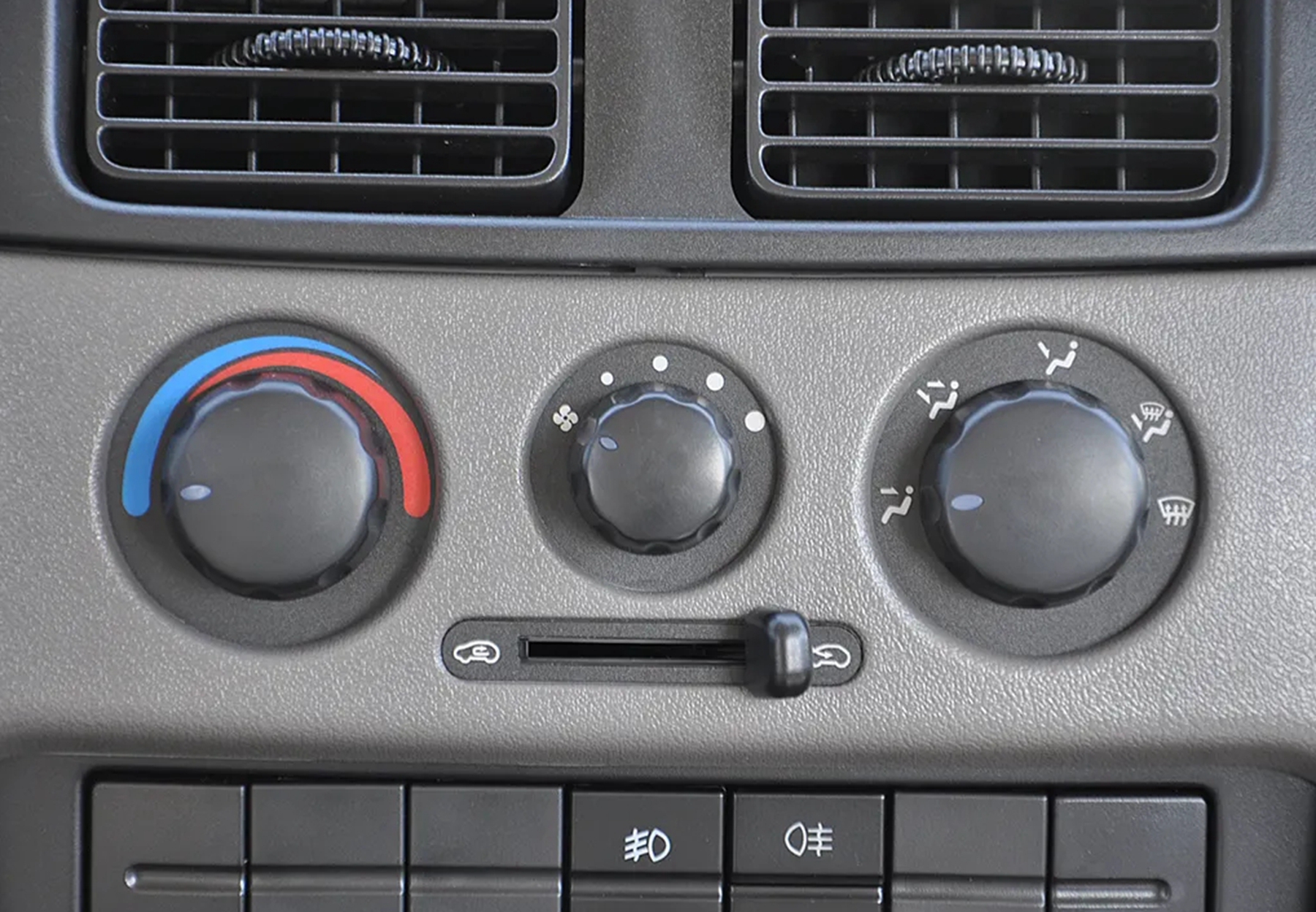 面包车空调差的原因,面包车开空调的时候需要注意什么?