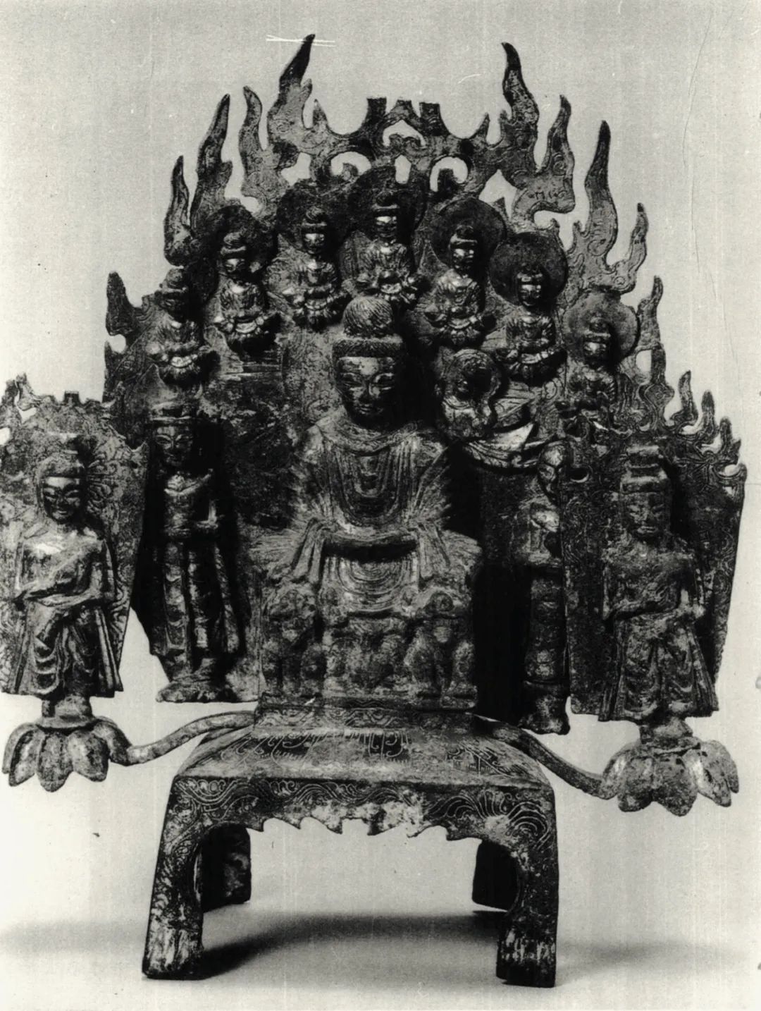 十六国时期铜鎏金一铺五尊禅定坐佛造像