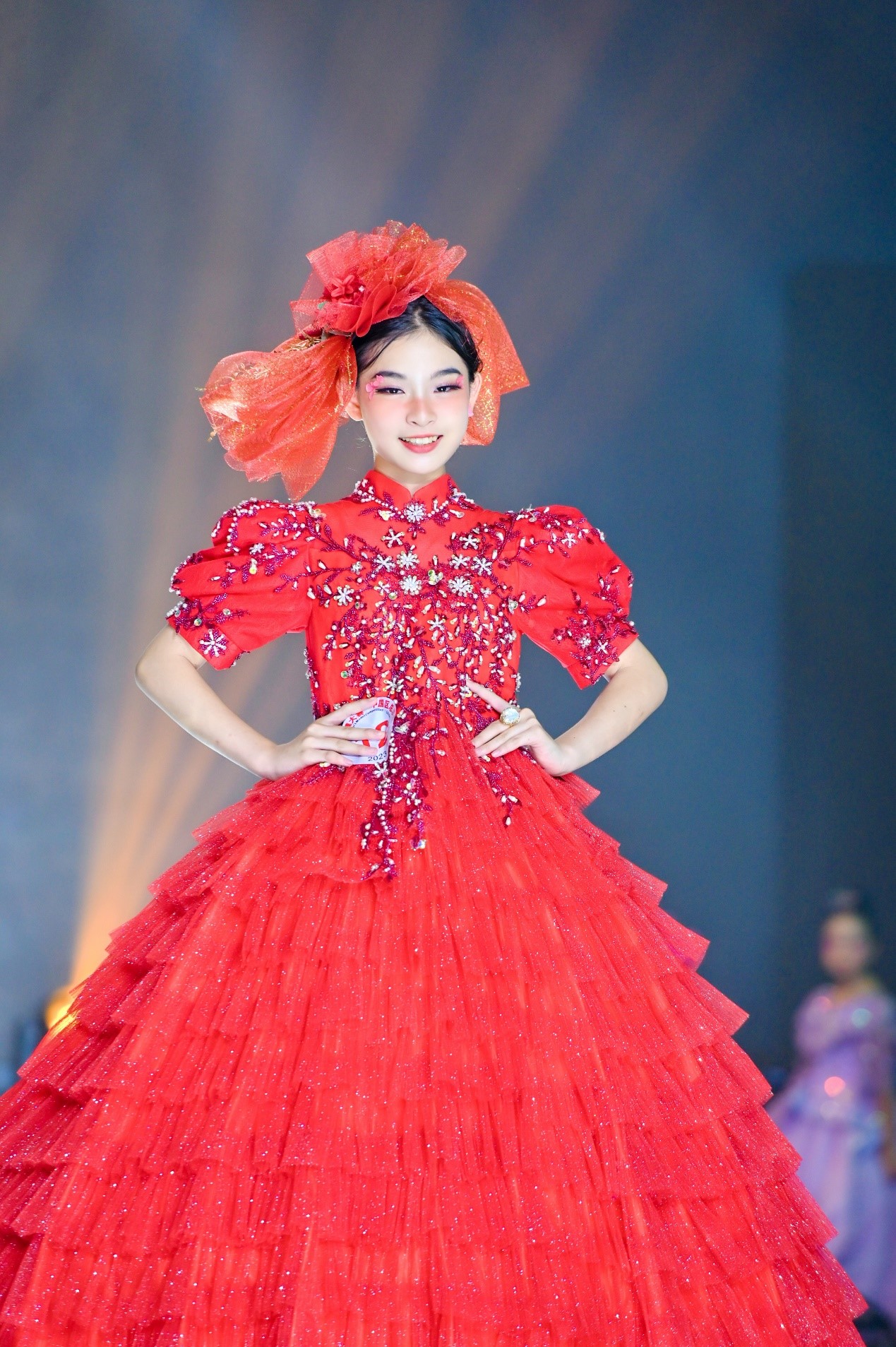 珠海10岁女孩李昕霖荣获2023世界童模全国总决赛总冠军