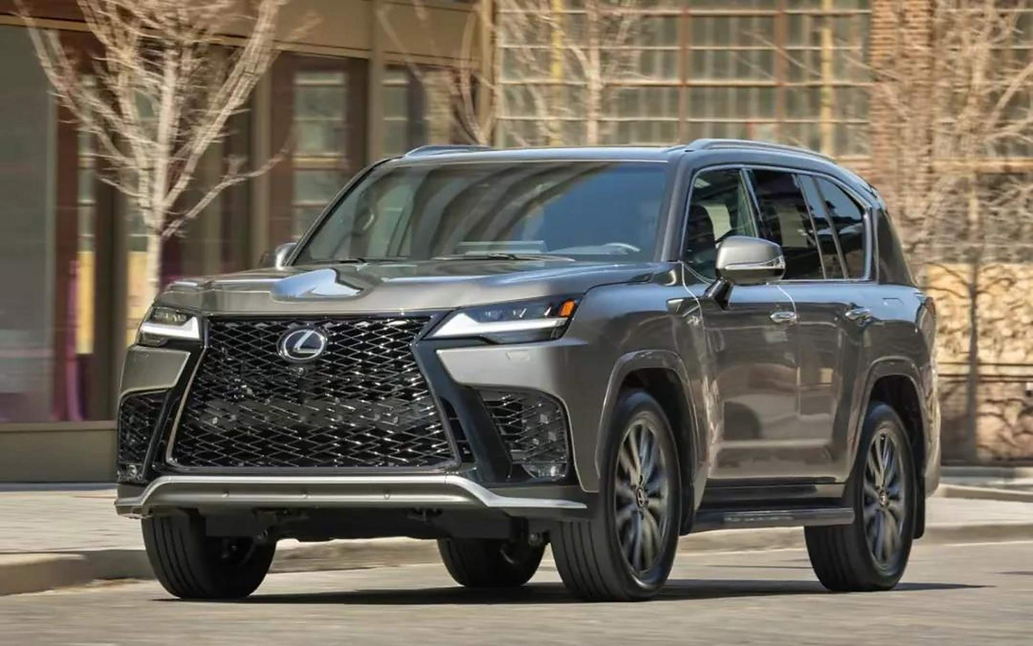 约合人民币62万元起,新款雷克萨斯lx600 f sport发布  日前,auto情报