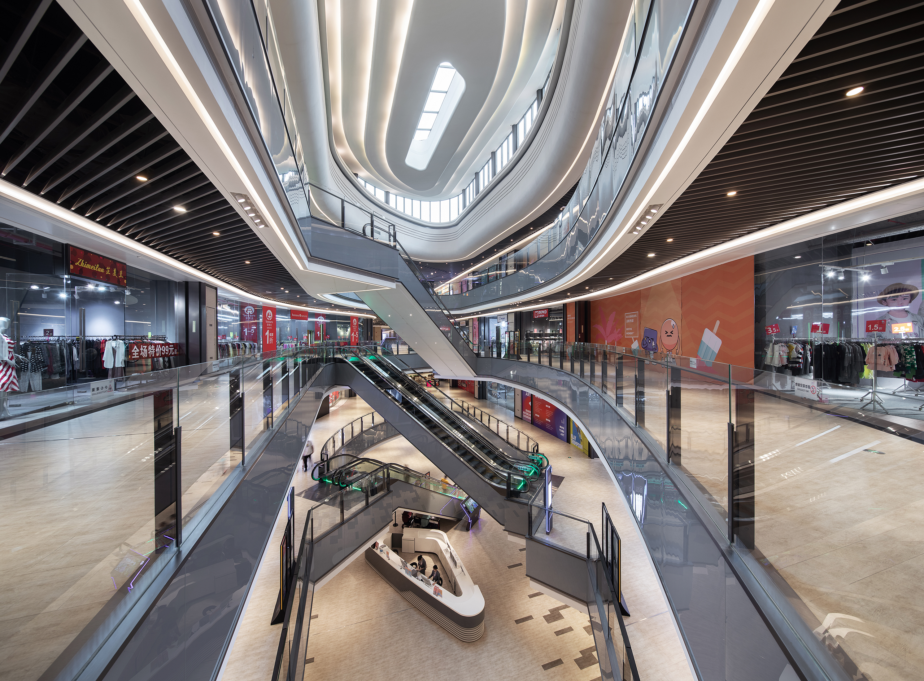 深圳首个全能综合体——塘朗城广场