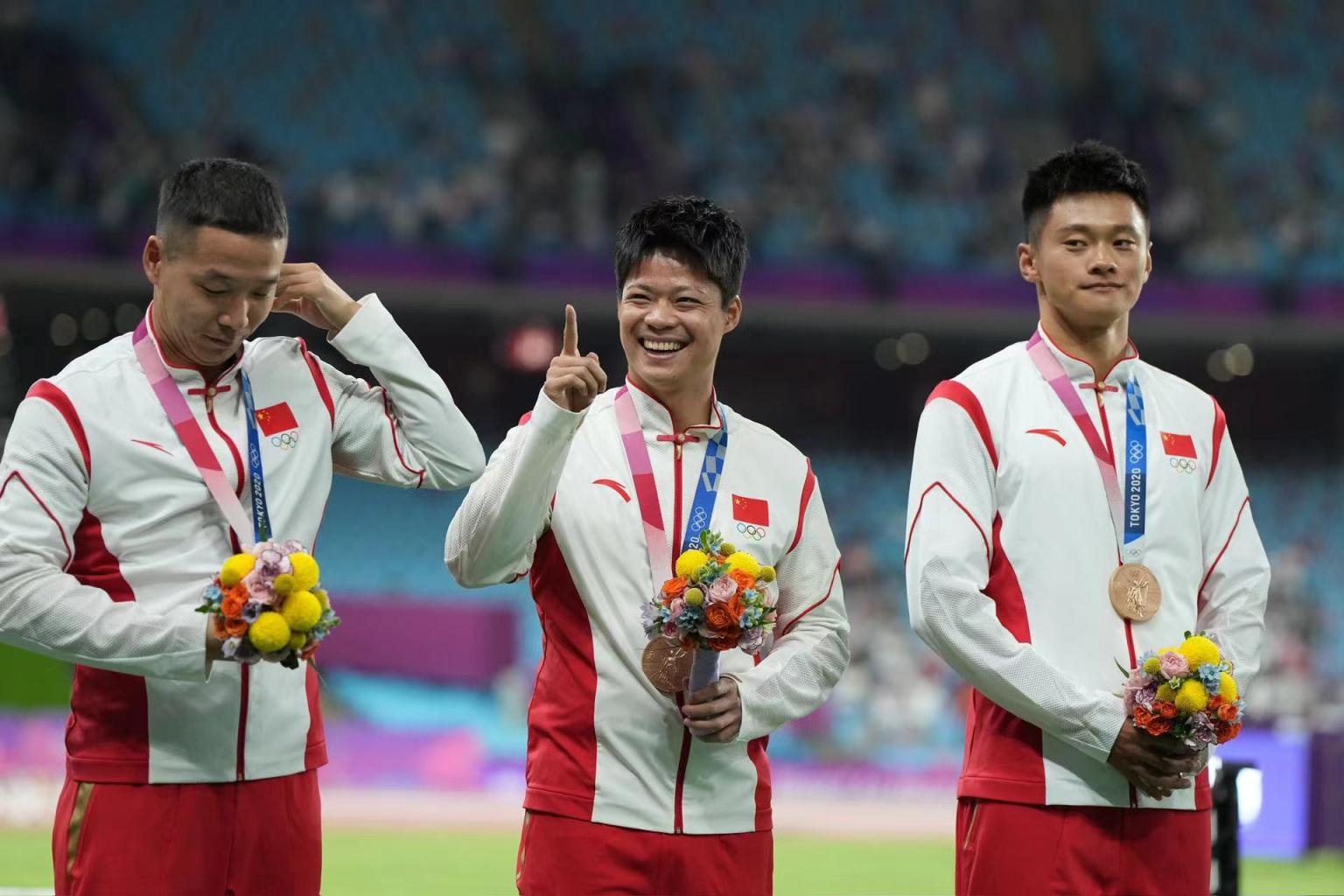 共同见证!苏炳添等七名田径运动员获得补发的奥运奖牌