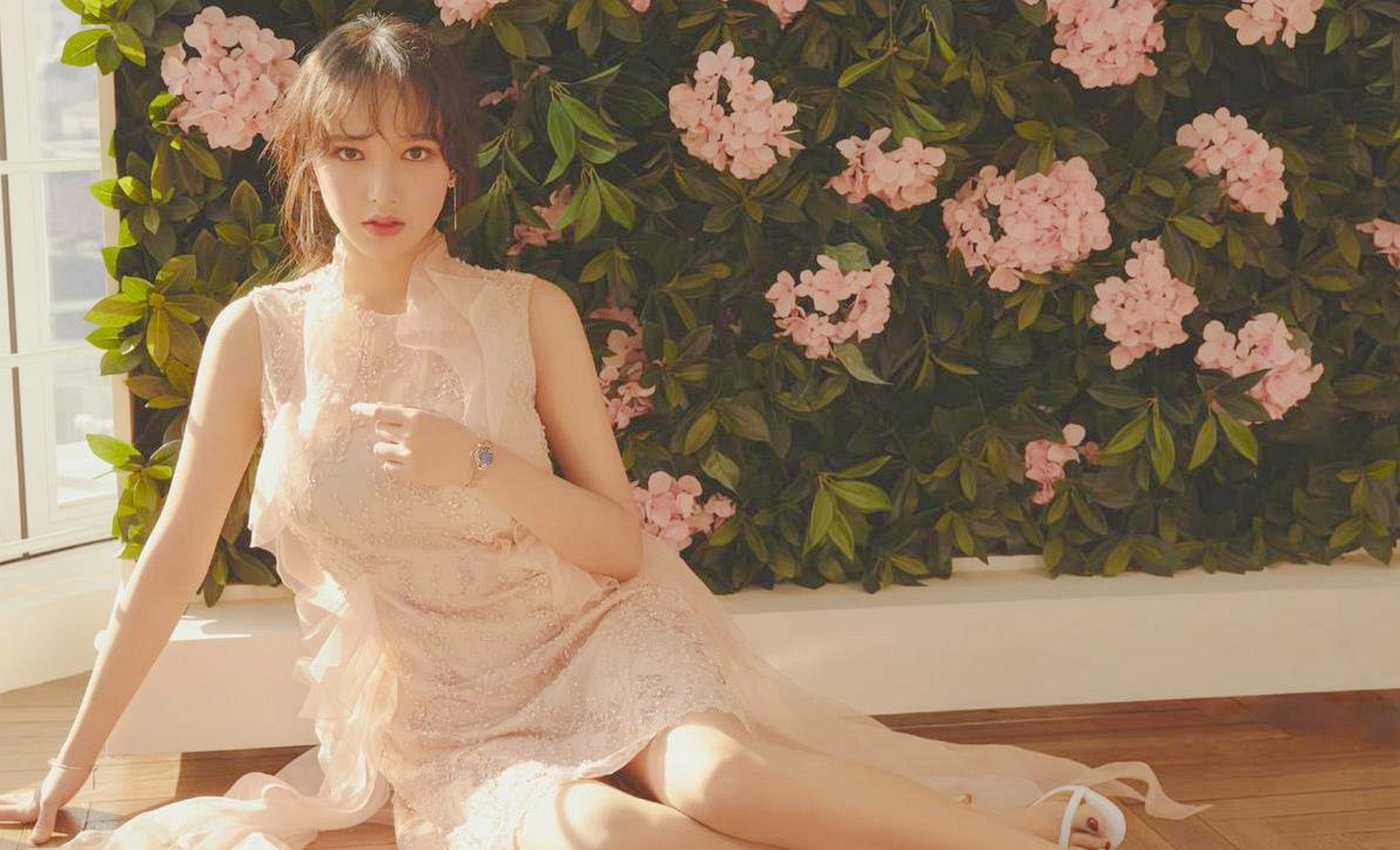 程潇白色一字带高跟大长腿好美jio[我爱你][我爱你]