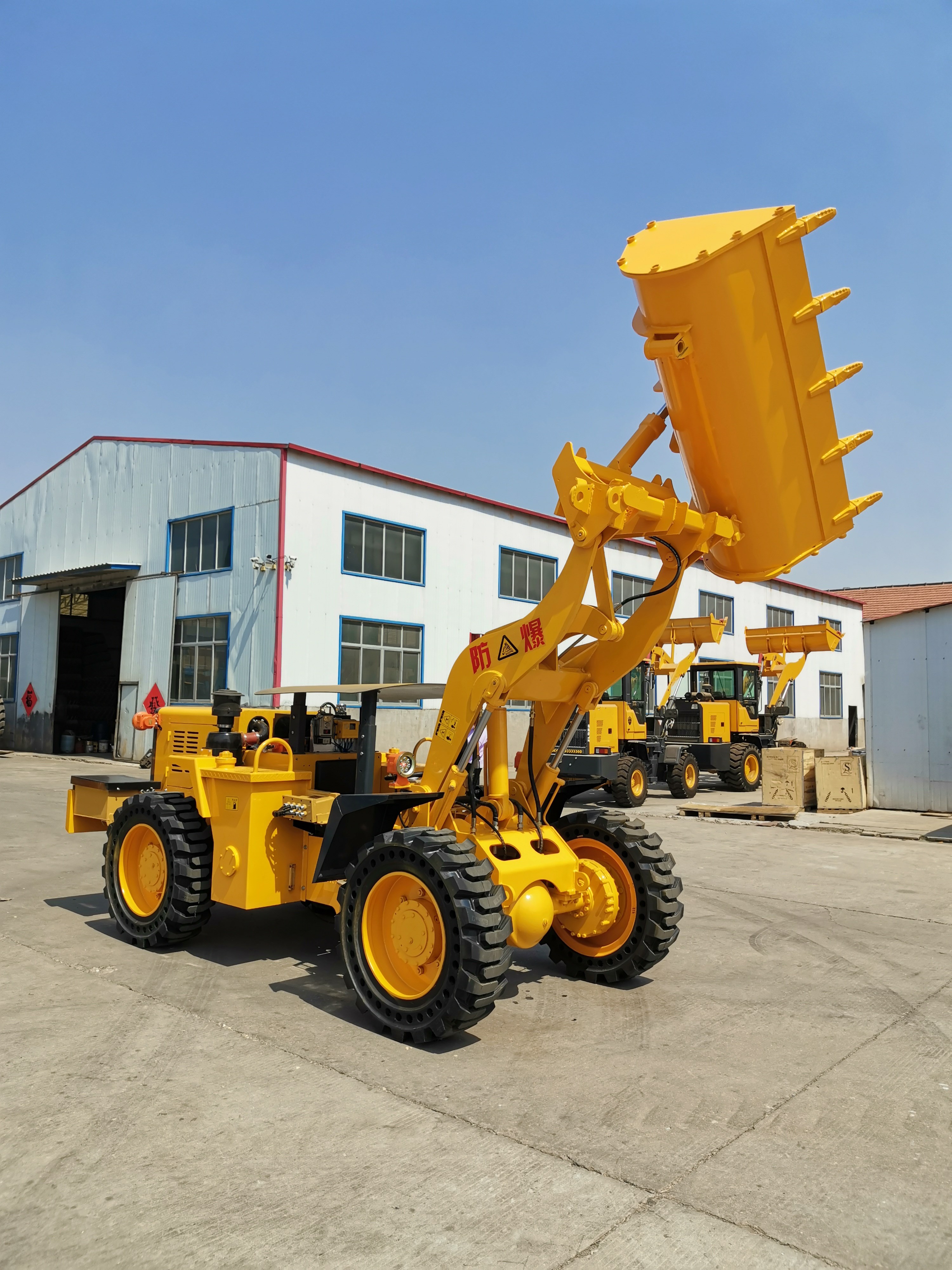 矿用井下矿洞防爆装载机侧翻铲斗使用方法