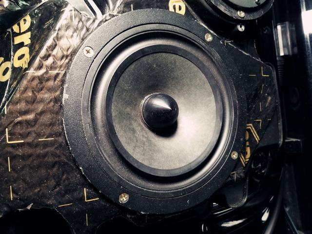 震撼耳膜 上海音豪奥迪q8汽车音响改装美国莱格蒂雅顶级三分频