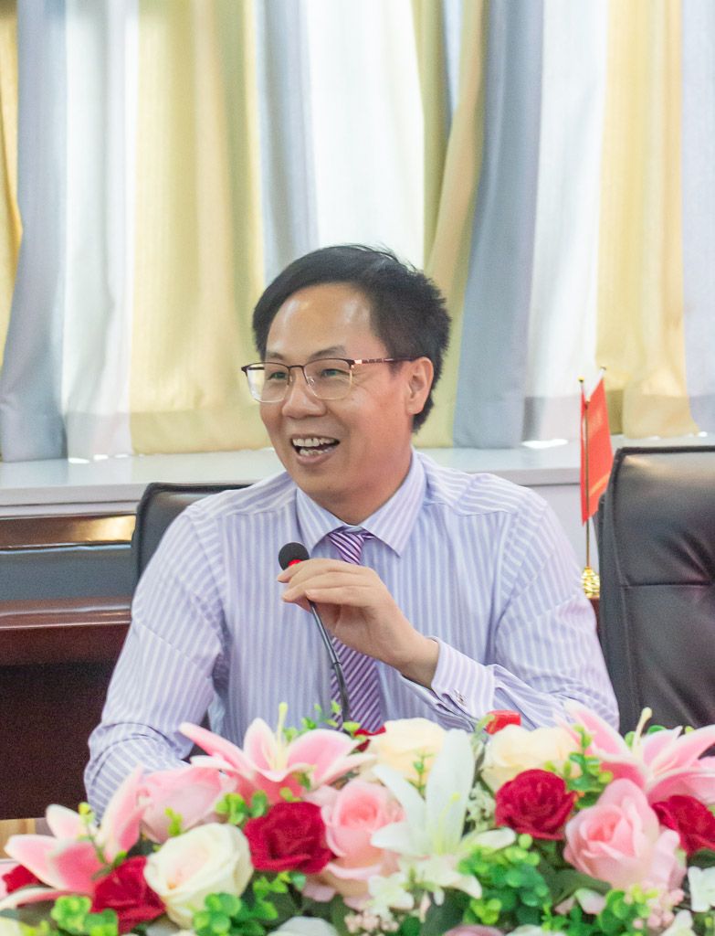 贡河国酒董事长叶志聪携手退伍军人共庆八一建军节