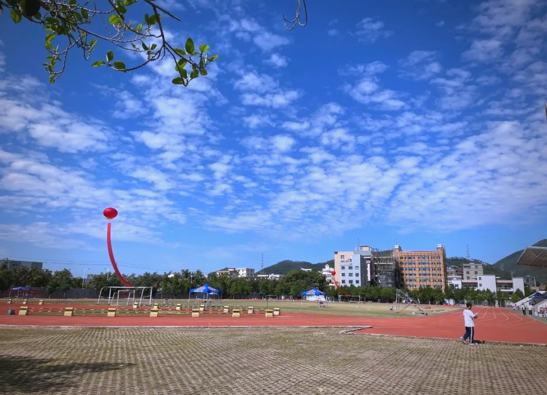 崇雅中学招聘:历史名校与现代教育的完美结合