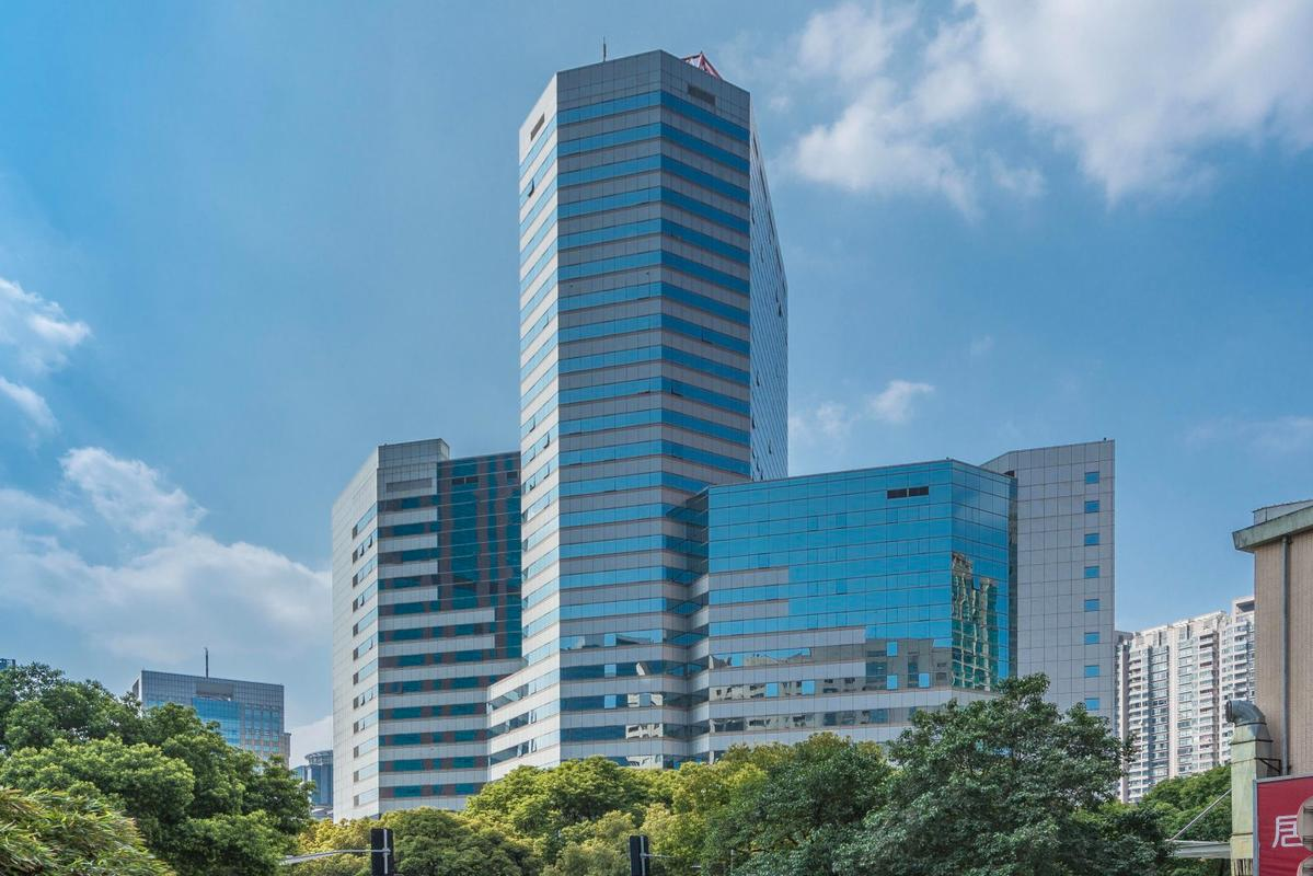 新中式服饰的崛起与时尚产业的新潮流