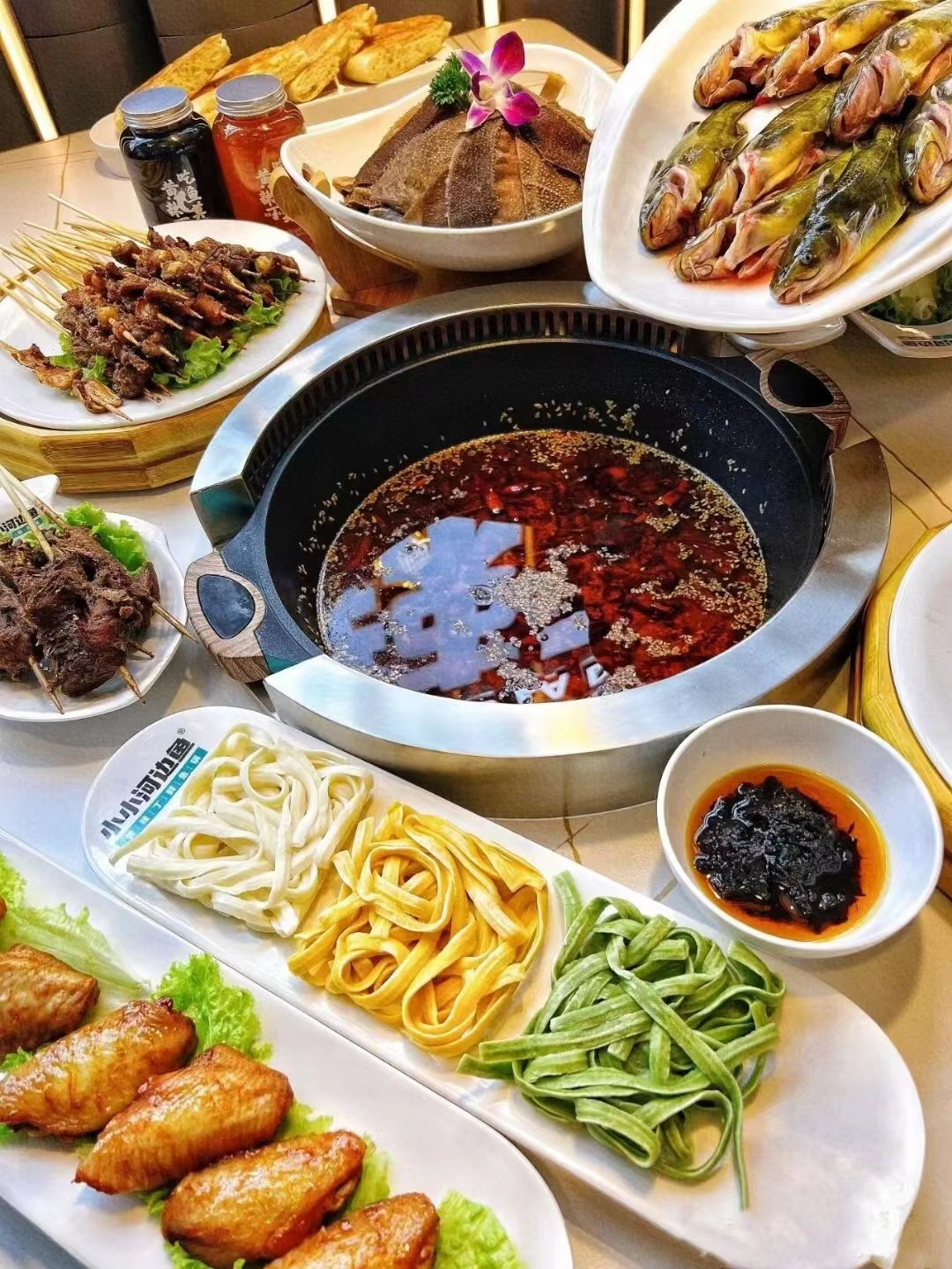 "会跳舞的鱼"小小河边鱼,现做鲜鱼火锅,社区餐饮的新机会!